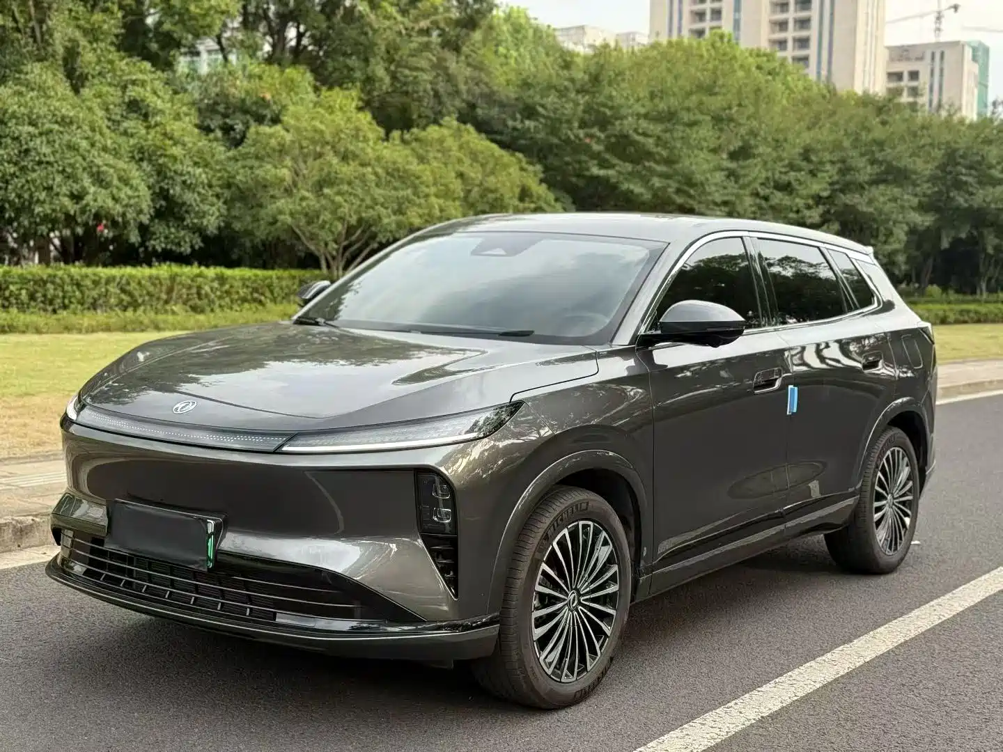 Dongfeng Aeolus L8 2025 Plug-in Hybrid