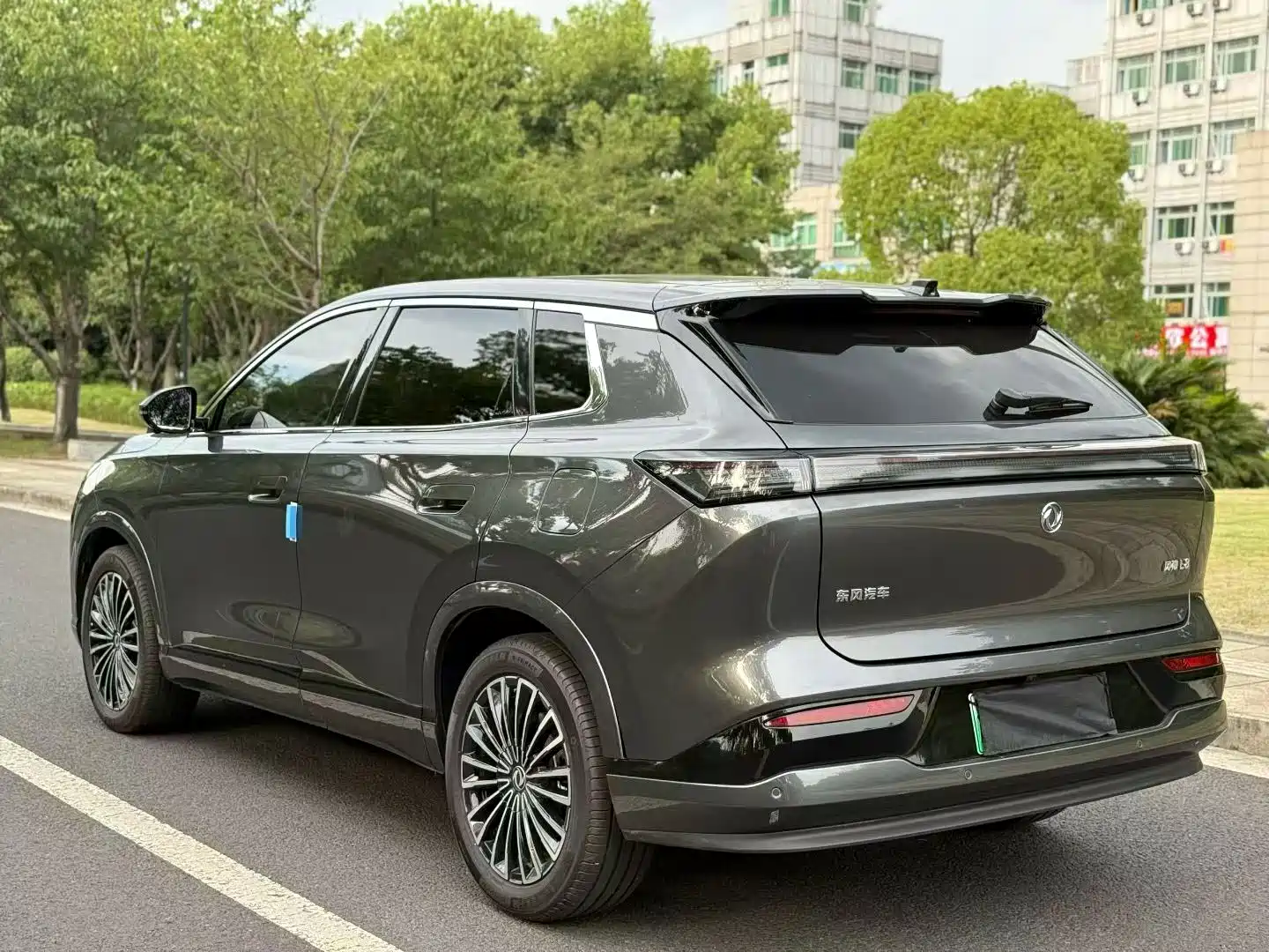 Dongfeng Aeolus L8 2025 Plug-in Hybrid — фото 7