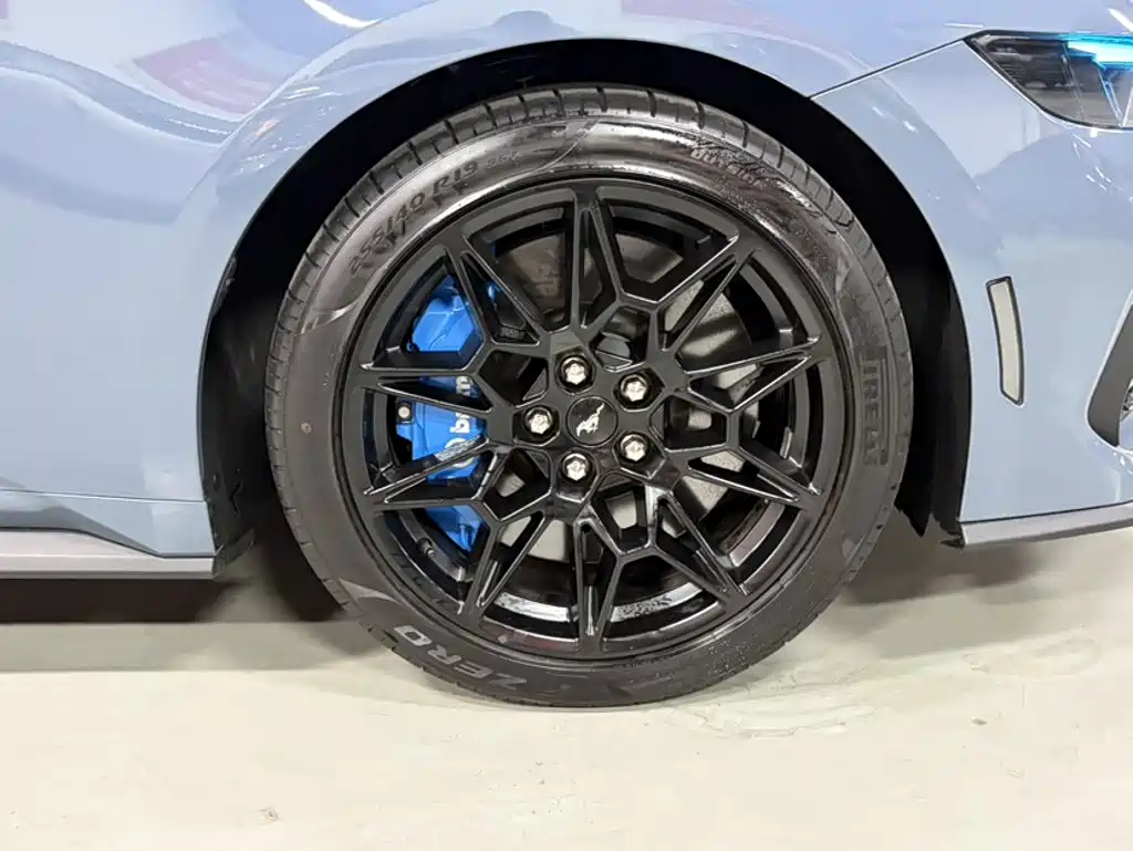 Ford Mustang 2024 2.3T EcoBoost Coupe Performance Edition — фото 5