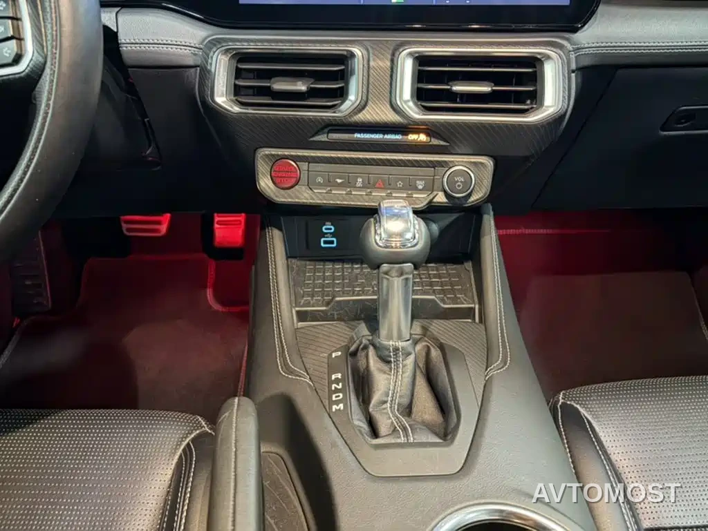 Ford Mustang 2024 2.3T EcoBoost Coupe Performance Edition — фото 9