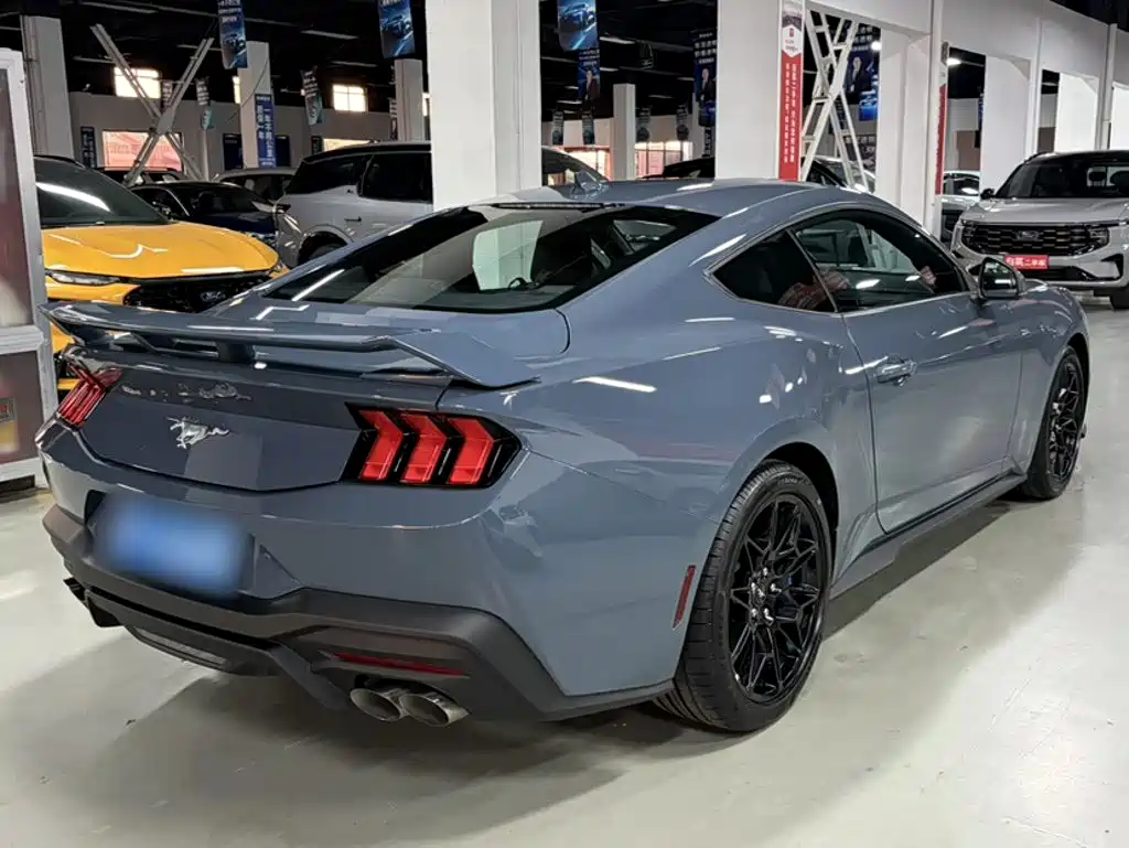 Ford Mustang 2024 2.3T EcoBoost Coupe Performance Edition — фото 12