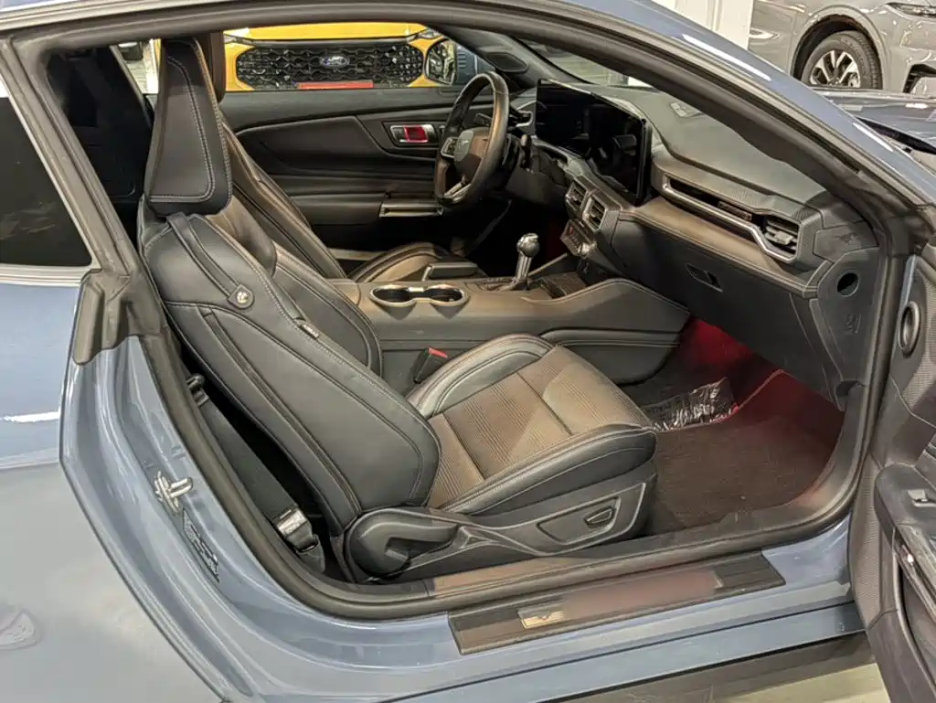 Ford Mustang 2024 2.3T EcoBoost Coupe Performance Edition — фото 18