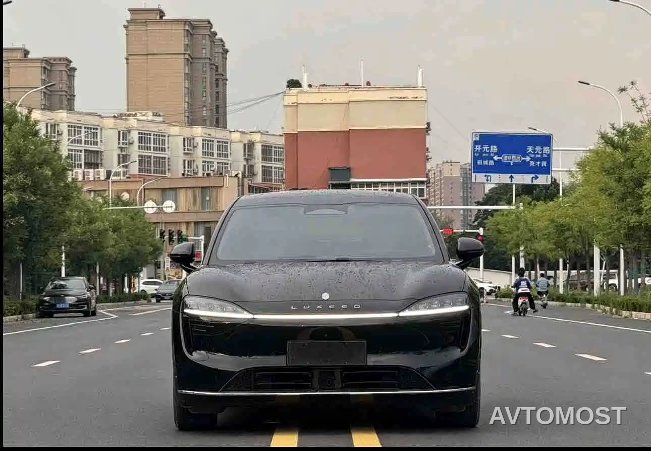 Zhijie Luxeed R7 2024 Pure Electric 667km Pro — фото 2