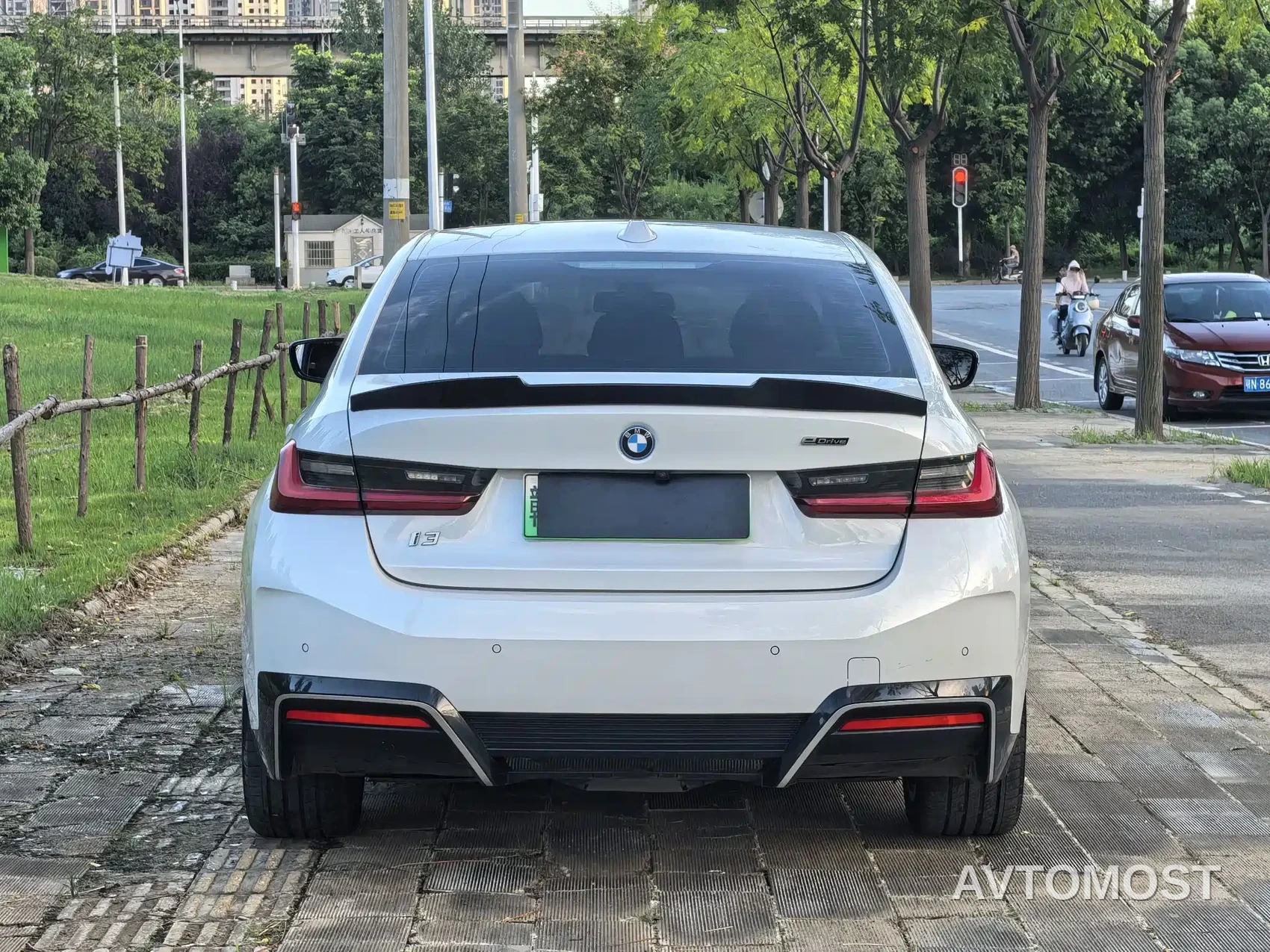 BMW i3 2022 eDrive 35 L — фото 16