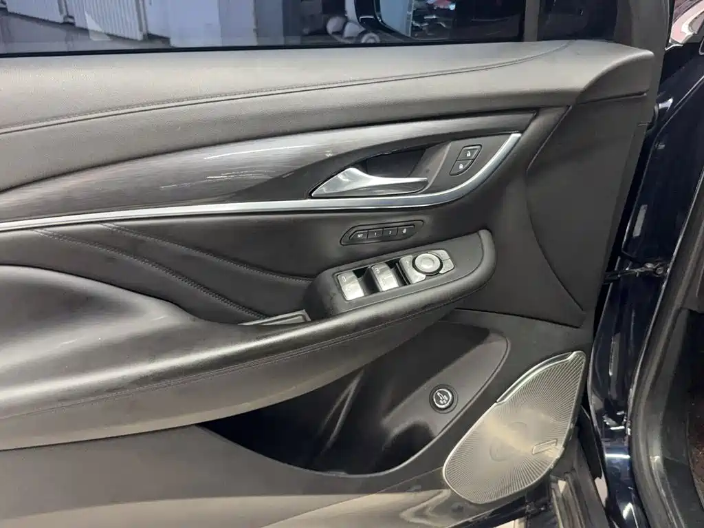 Buick Enclave 2020 28T 4WD Premium Model — фото 18