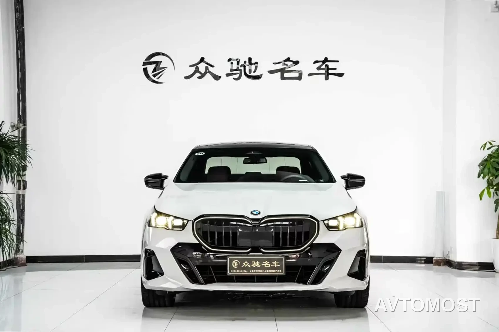 BMW 5 Series (Import) 2024 530i Leading Model M Sport Package — фото 2