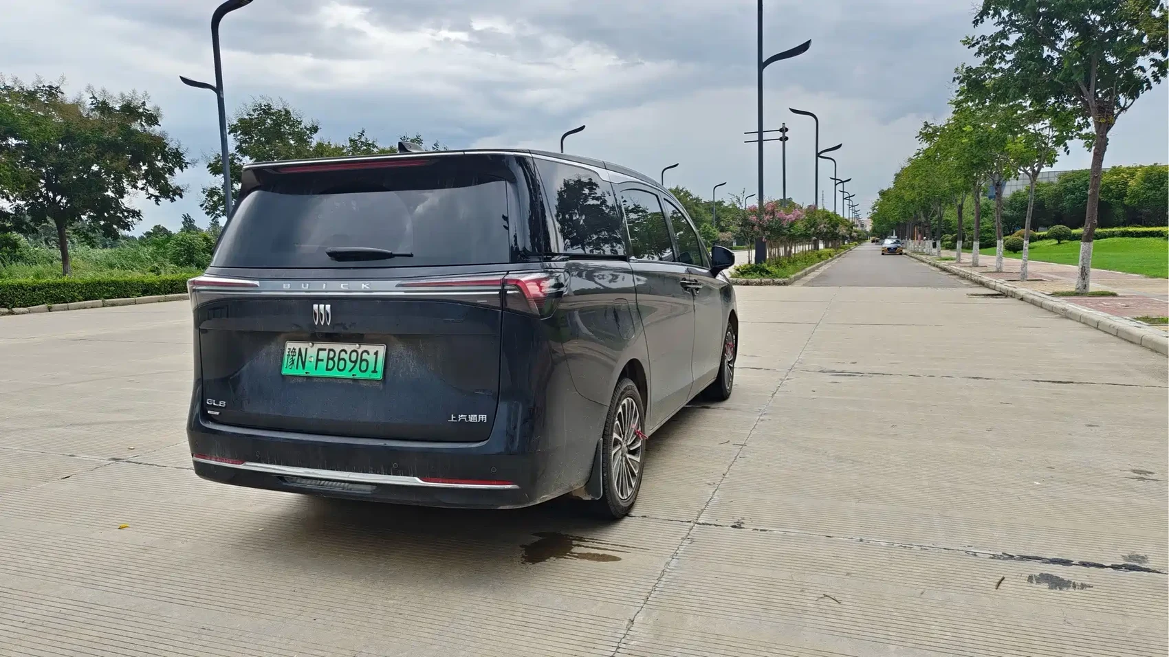 Buick GL8 New Energy 2025 Land Honor Premium Edition 7-Seater — фото 6