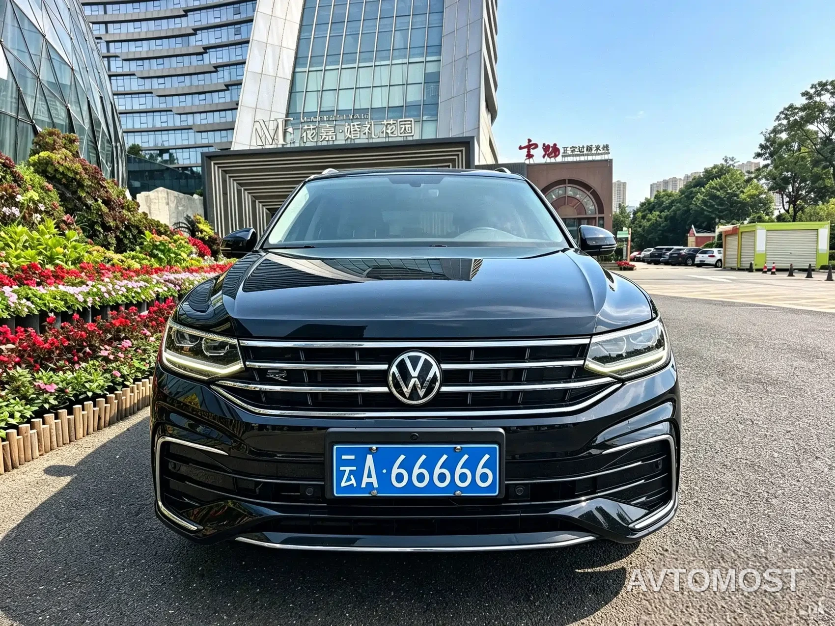 Volkswagen Tiguan L 2022 330TSI Auto 2WD R-Line Premium Edition — фото 2