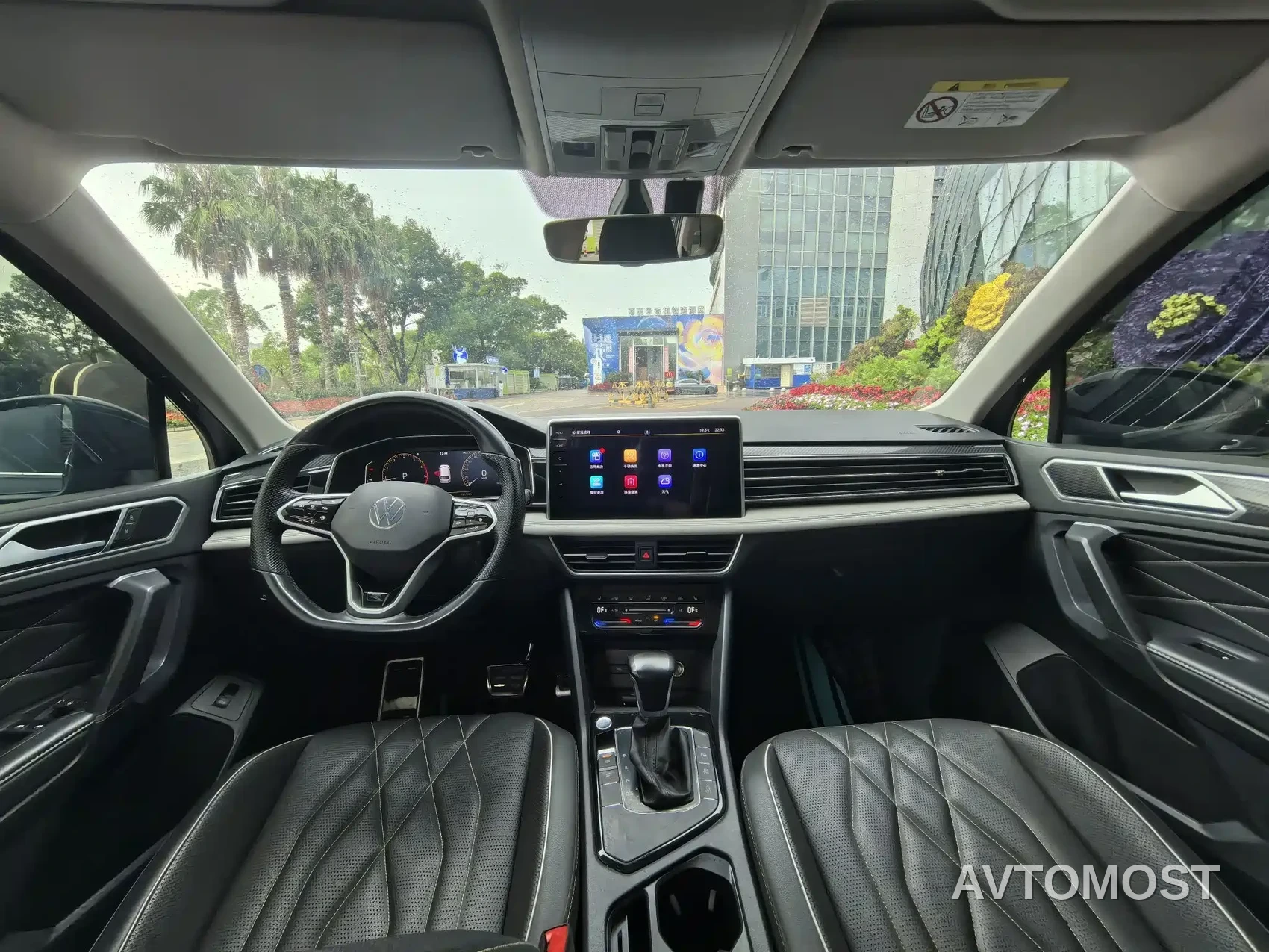 Volkswagen Tiguan L 2022 330TSI Auto 2WD R-Line Premium Edition — фото 11