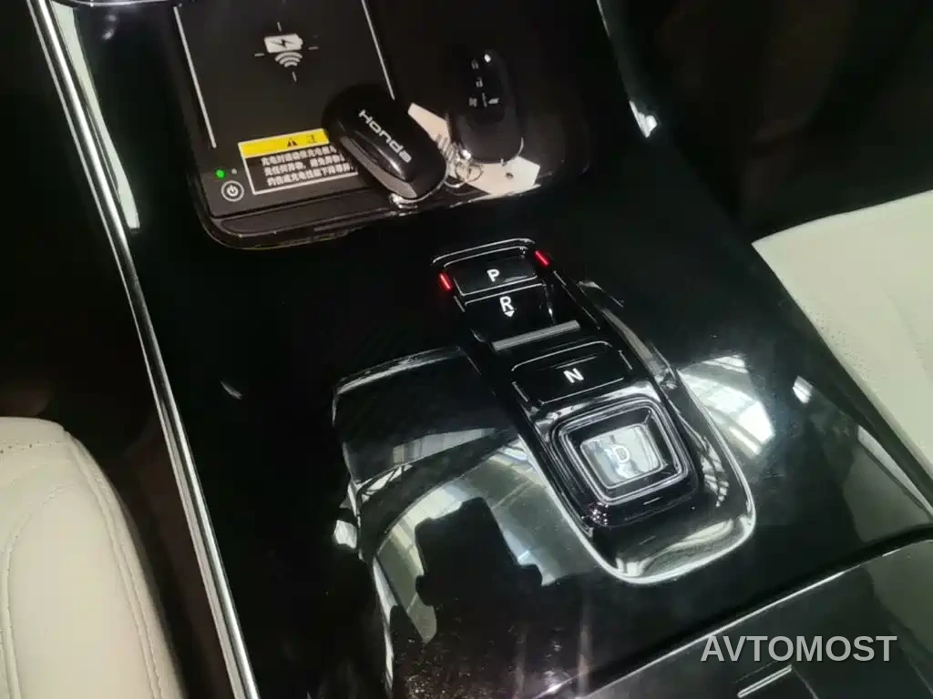 Honda GAC Honda P7 2025 AWD Long Range Max — фото 13