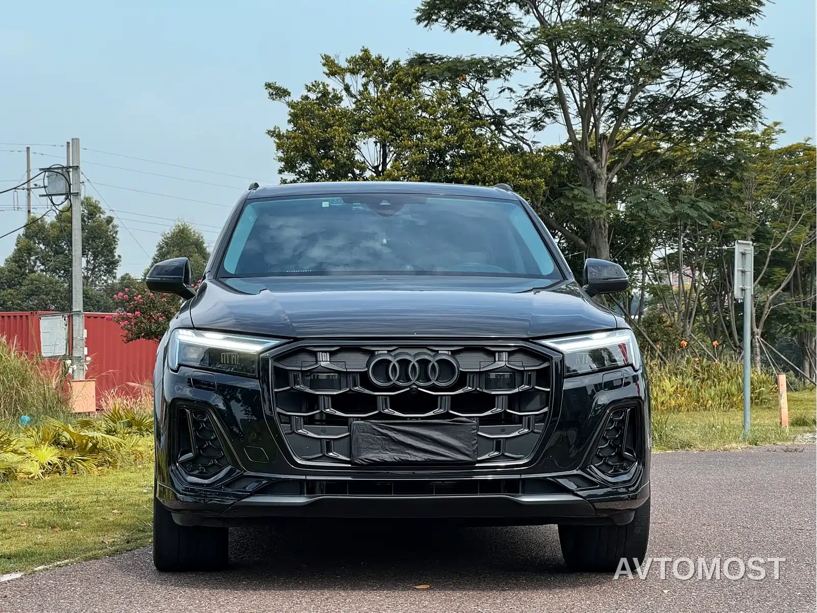 Audi Q7 2024 45 TFSI quattro S line Black Warrior — фото 2