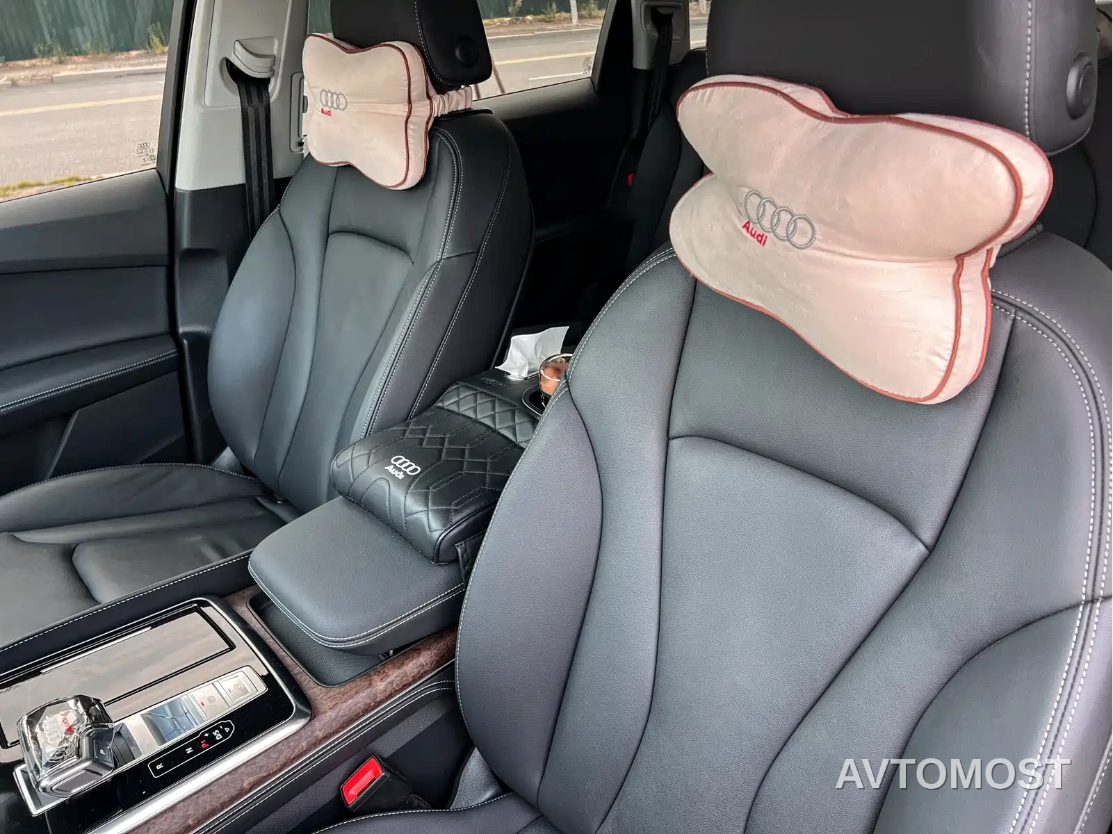 Audi Q7 2024 45 TFSI quattro S line Black Warrior — фото 4