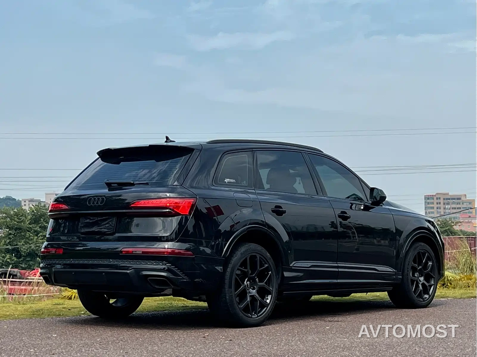 Audi Q7 2024 45 TFSI quattro S line Black Warrior — фото 7