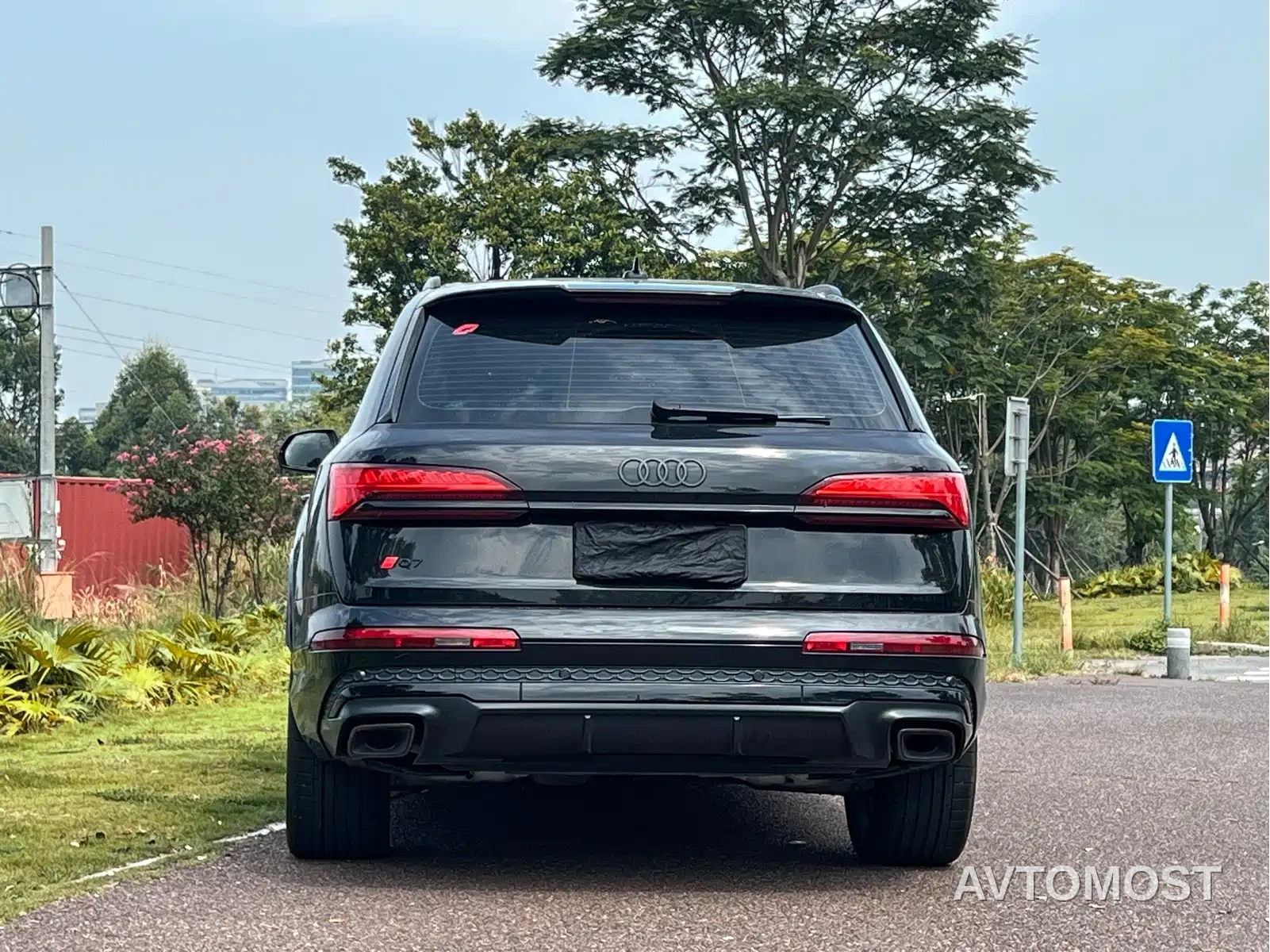 Audi Q7 2024 45 TFSI quattro S line Black Warrior — фото 8