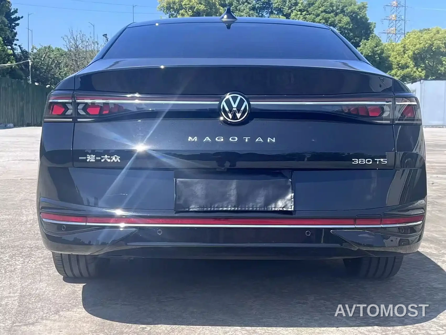 Volkswagen Magotan 2024 300TSI DSG Premium Edition (Eye-catching Package) — фото 15