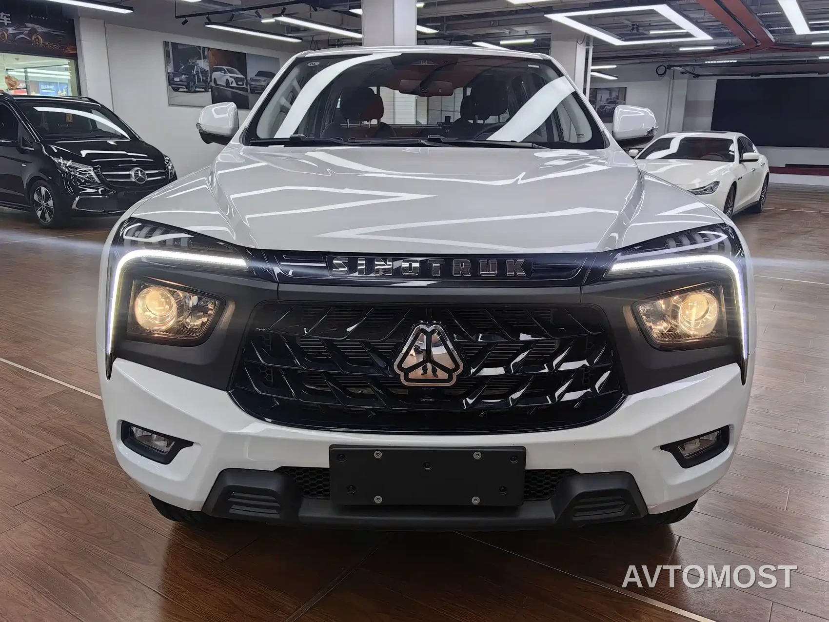 Sinotruk Bosheng 2024 Commercial 2.0T Automatic Diesel 4WD Long Wheelbase Luxury Edition — фото 2