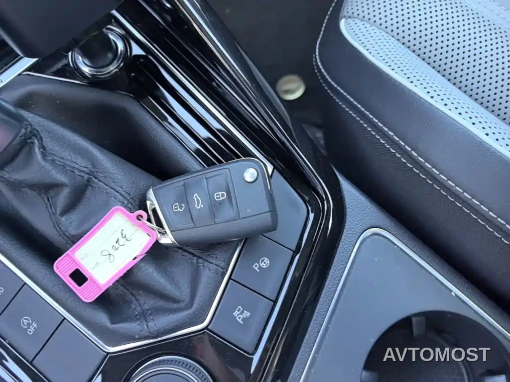 Volkswagen Tayron 2023 380TSI 4WD R-Line Pro Smart Edition — фото 9