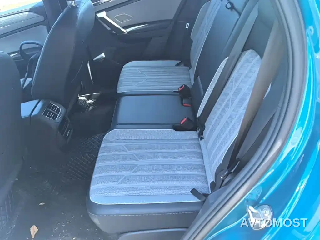 Volkswagen Tayron 2023 380TSI 4WD R-Line Pro Smart Edition — фото 17