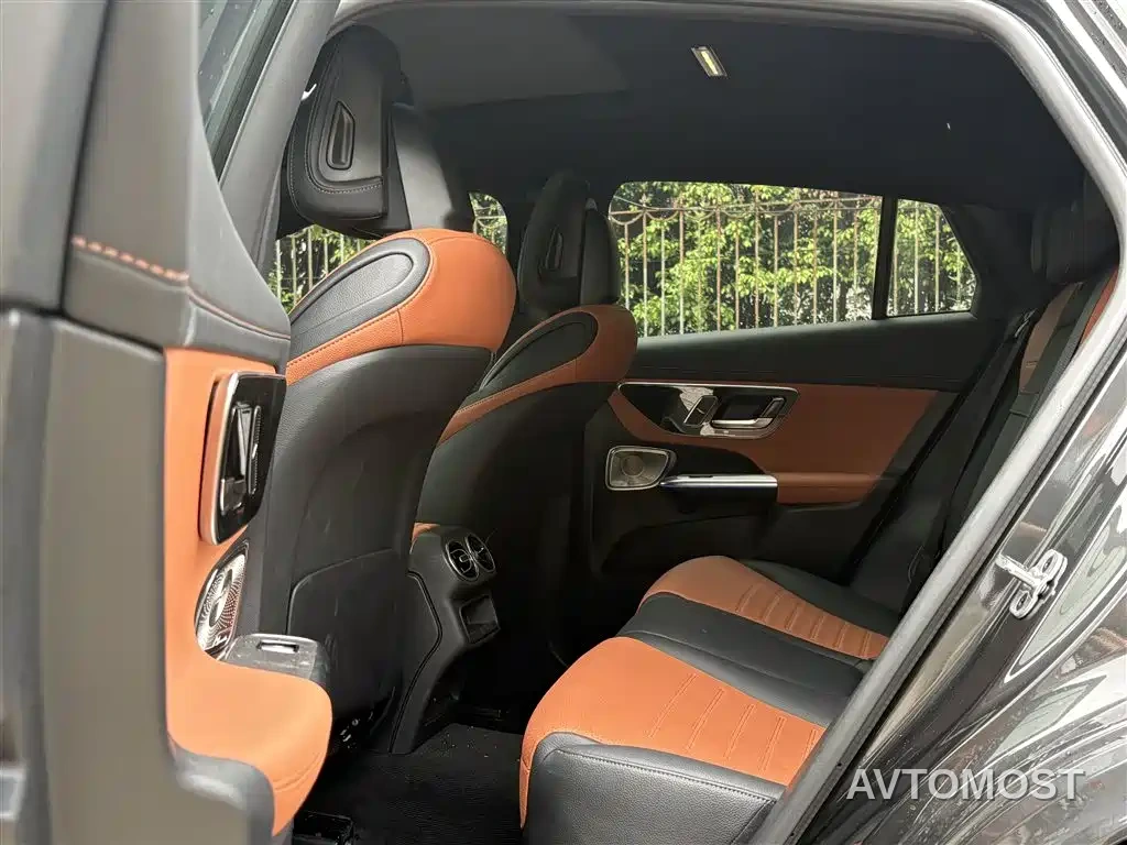 Mercedes-Benz GLC Coupe 2026 GLC 300 4MATIC Coupe SUV — фото 7