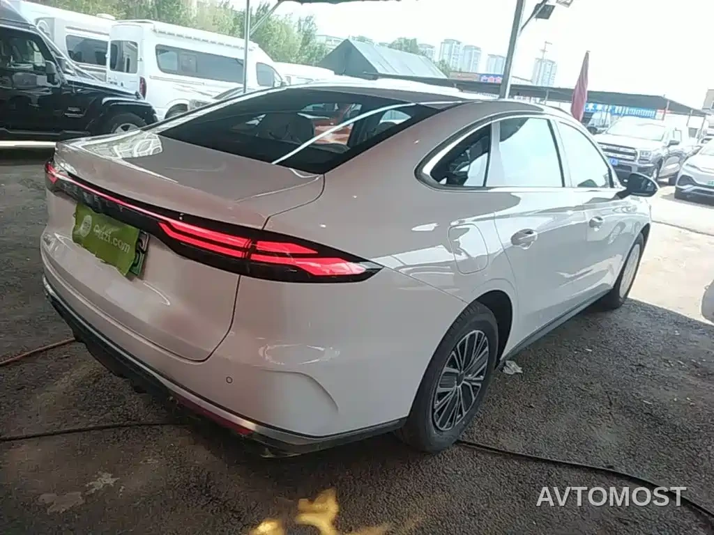 Geely Galaxy Stellar 6 2025 60km Voyager Edition — фото 6