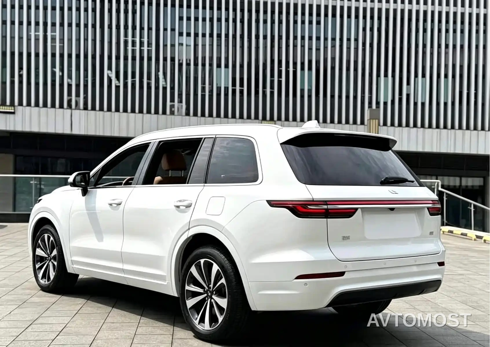 Li ONE 2020 Extended Range 6-seater — фото 6