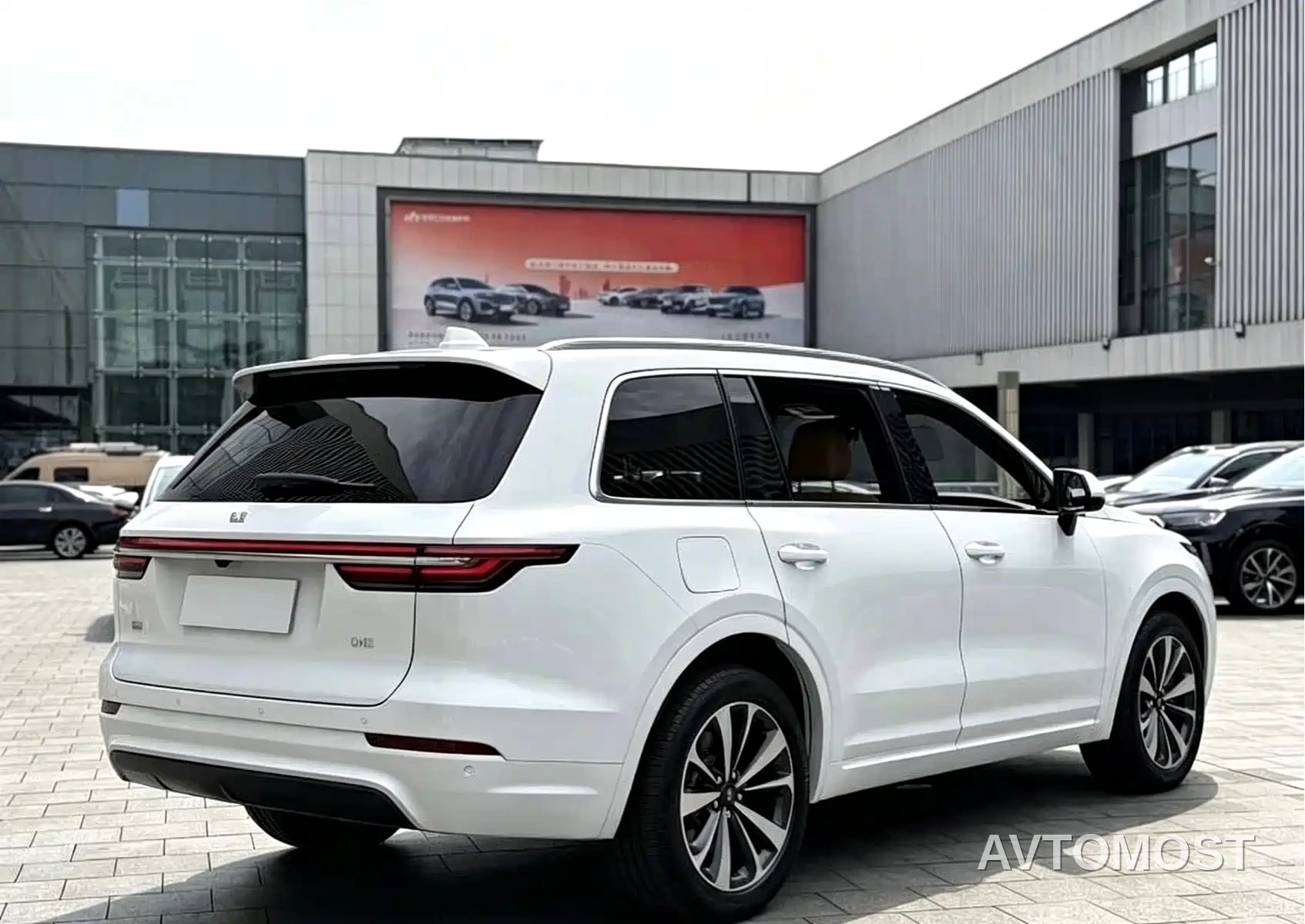 Li ONE 2020 Extended Range 6-seater — фото 7