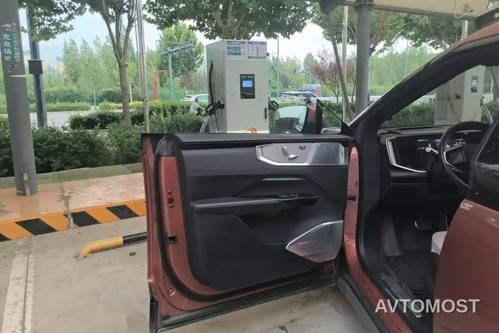 HiPhi Y 2023 560km Pioneer Edition — фото 7