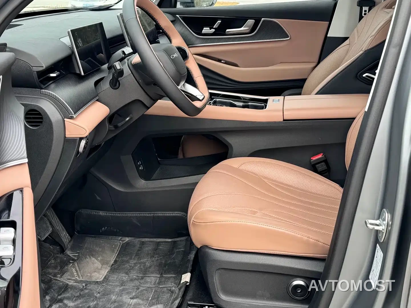 Chery Tiggo 8L 2024 2.0T 2WD Luxury Edition 7-Seater — фото 5
