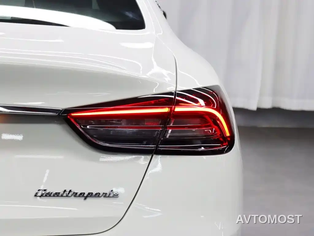 Maserati Quattroporte 2021 3.0T Standard Edition — фото 32