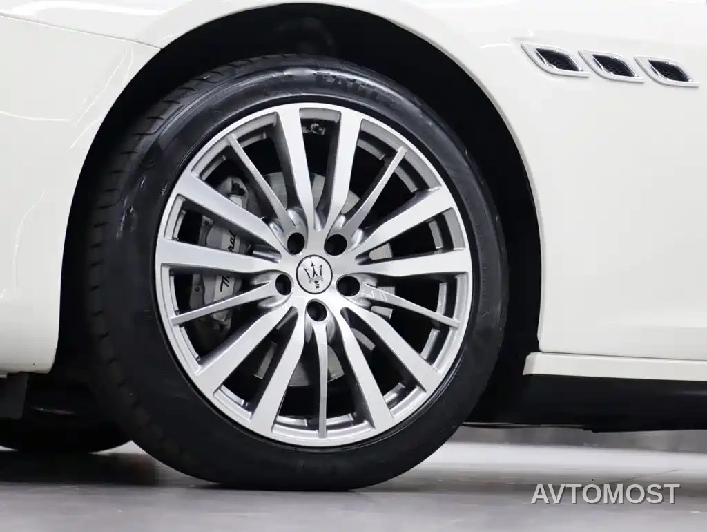 Maserati Quattroporte 2021 3.0T Standard Edition — фото 34