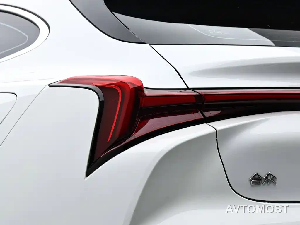 Nezha S Shooting Brake 2024 Model Range Extender 300 Standard — фото 7