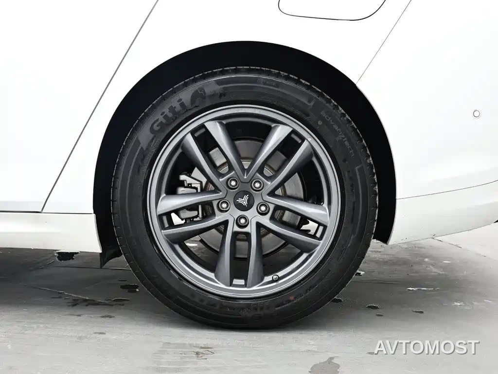 Nezha S Shooting Brake 2024 Model Range Extender 300 Standard — фото 8