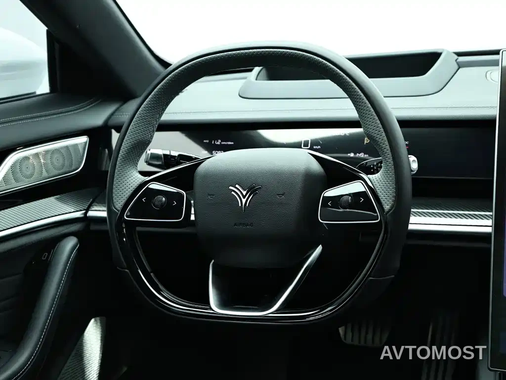 Nezha S Shooting Brake 2024 Model Range Extender 300 Standard — фото 14