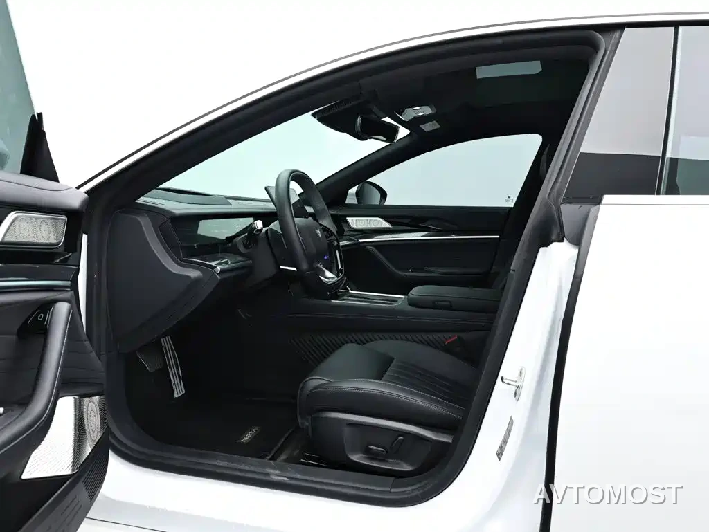 Nezha S Shooting Brake 2024 Model Range Extender 300 Standard — фото 16