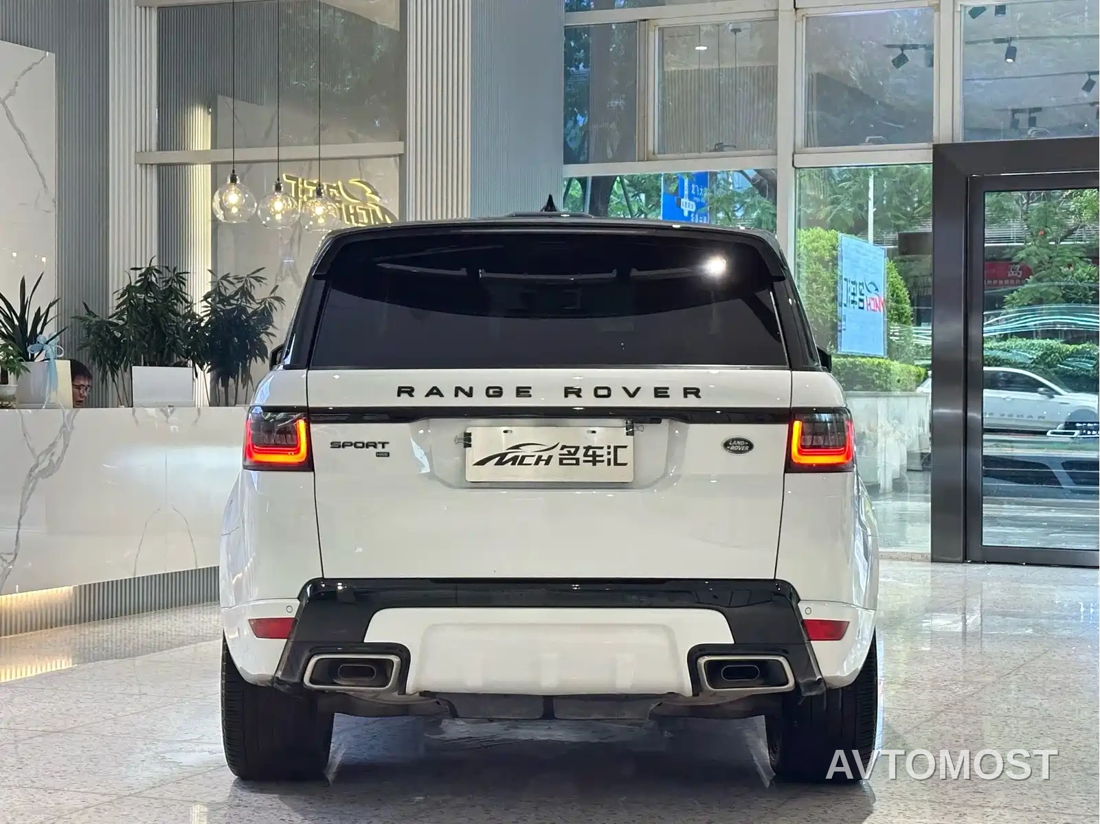 Land Rover Range Rover Sport 2022 3.0 L6 Gloss Black Edition — фото 3
