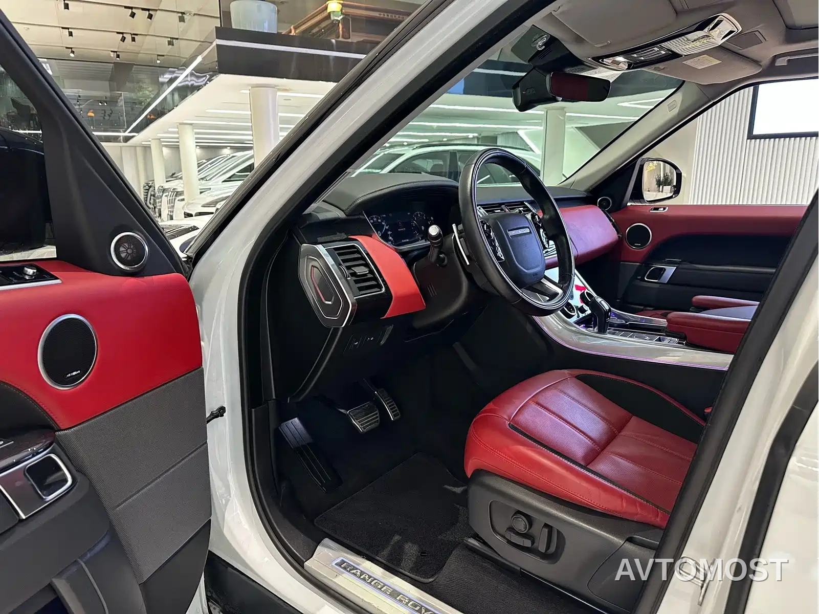 Land Rover Range Rover Sport 2022 3.0 L6 Gloss Black Edition — фото 10