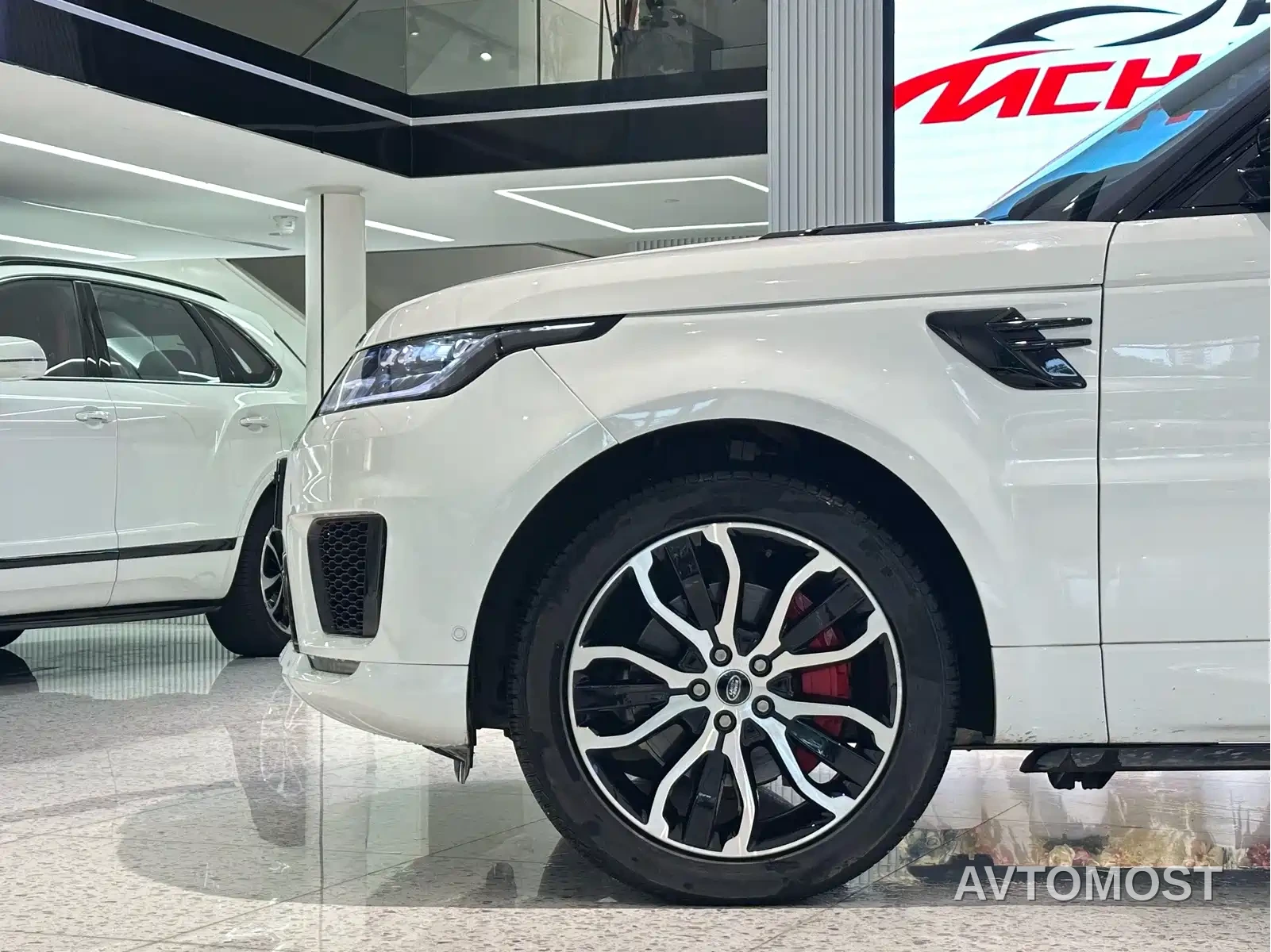 Land Rover Range Rover Sport 2022 3.0 L6 Gloss Black Edition — фото 14
