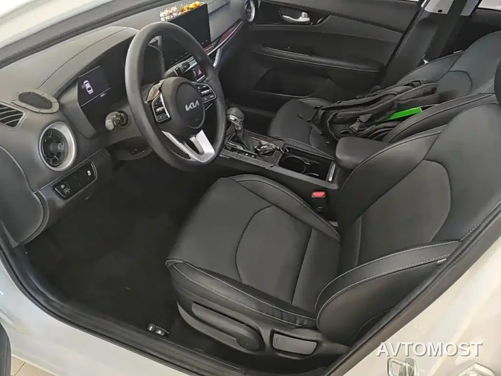 Kia K3 2021 Facelift 1.5L CVT Fashion Edition — фото 13