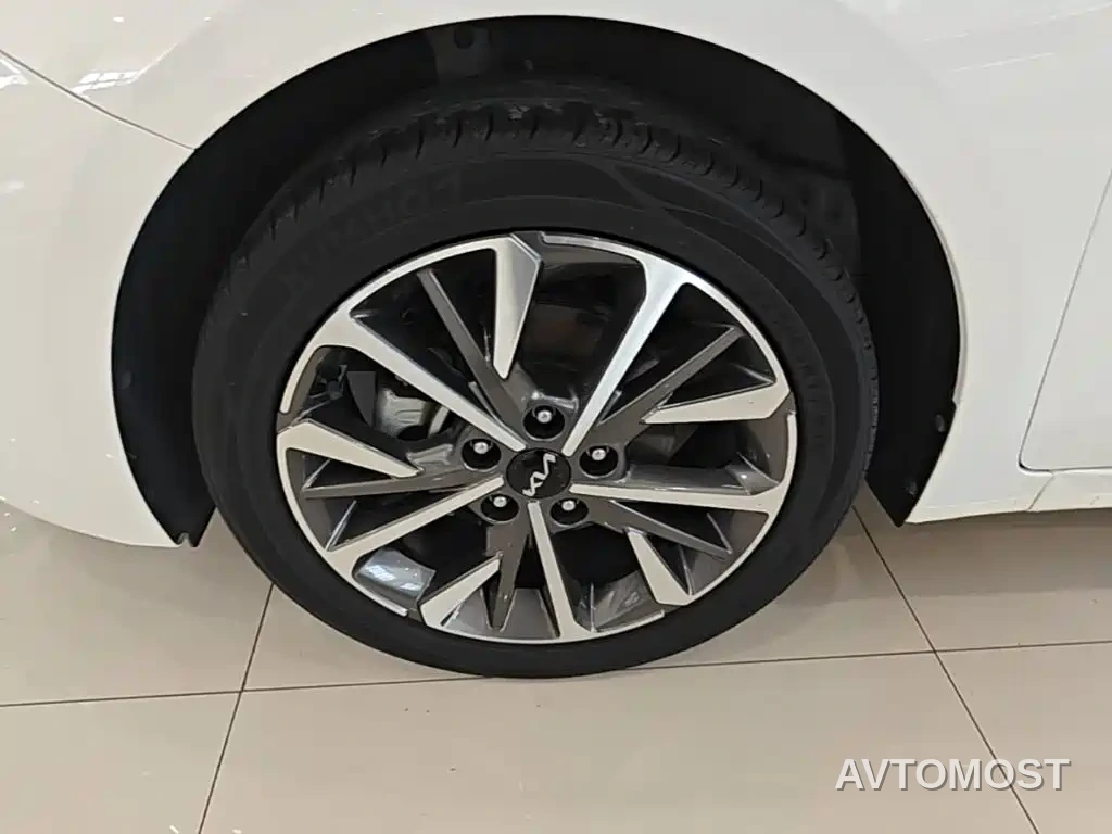 Kia K3 2021 Facelift 1.5L CVT Fashion Edition — фото 20