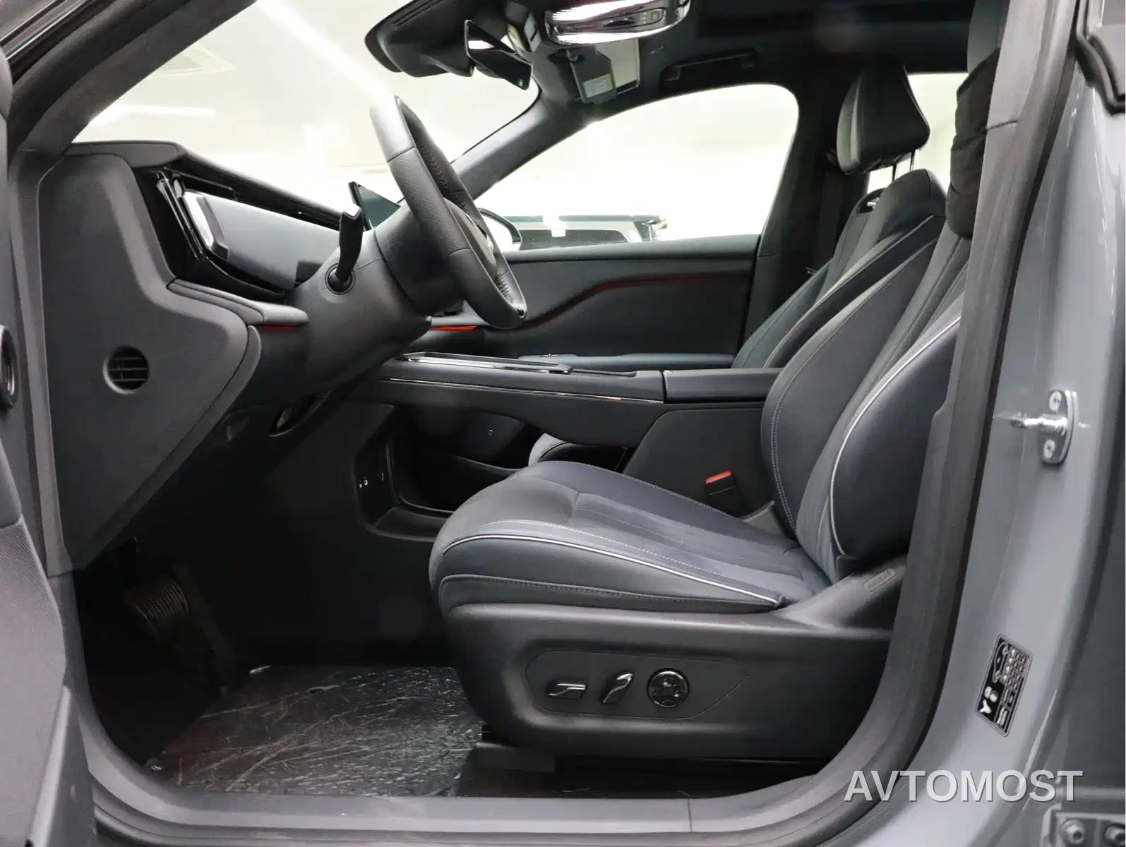 Voyah Zhiyin 2024 Long Range Super Charging Edition — фото 5