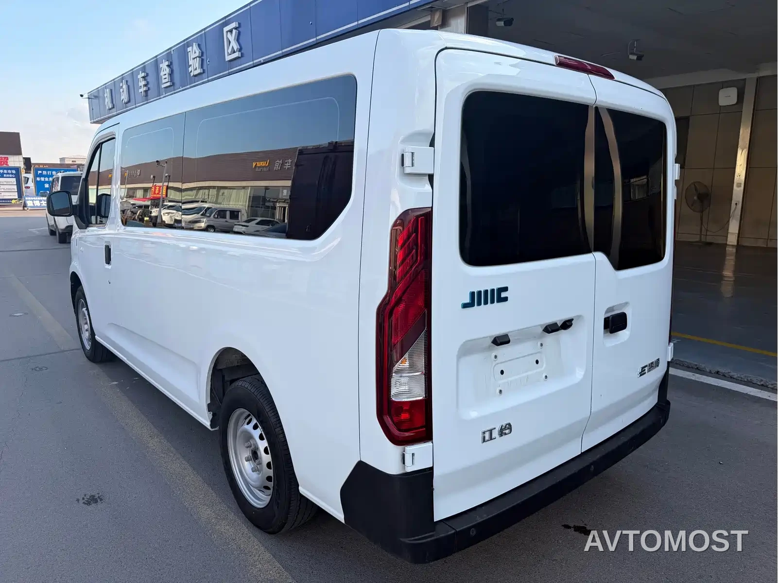 Jiangling E-Fushun 2025 Clear Window Version 41.86kWh Short Wheelbase Low Roof — фото 4