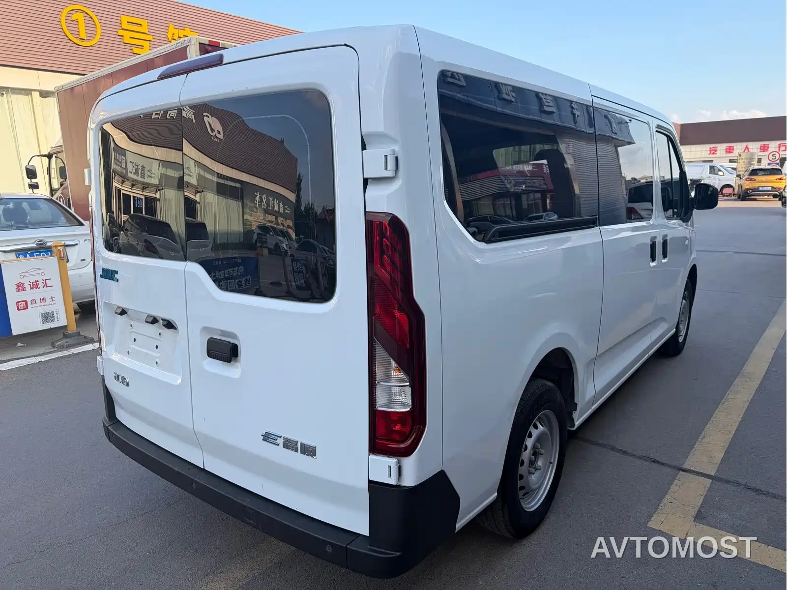 Jiangling E-Fushun 2025 Clear Window Version 41.86kWh Short Wheelbase Low Roof — фото 5