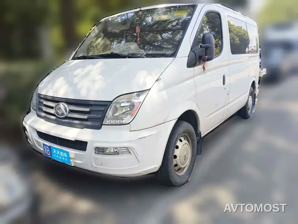 SAIC Maxus Xintu V80 2021 2.0T Manual Classic Proud Transporter Short Wheelbase Ultra-low Roof 5/6-seater — фото 1