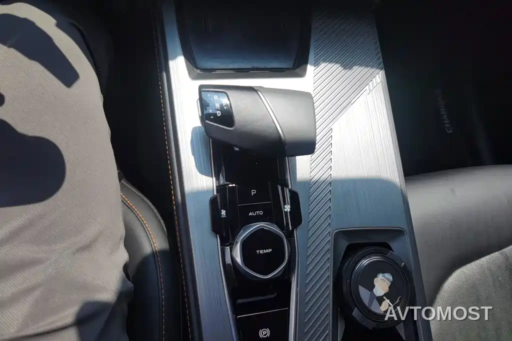 Changan Oshan Z6 EV 2023 Smart Electric iDD 150KM Flagship PLUS — фото 15
