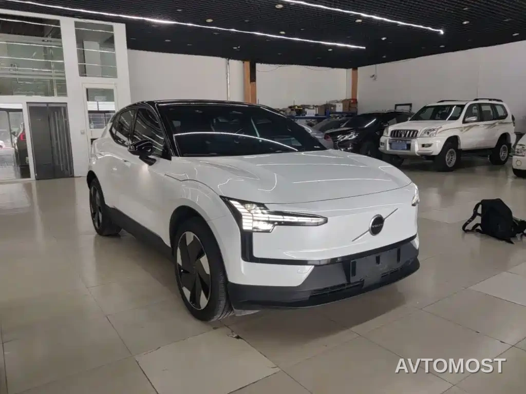 Volvo EX30 2025 RWD Long Range Plus — фото 1