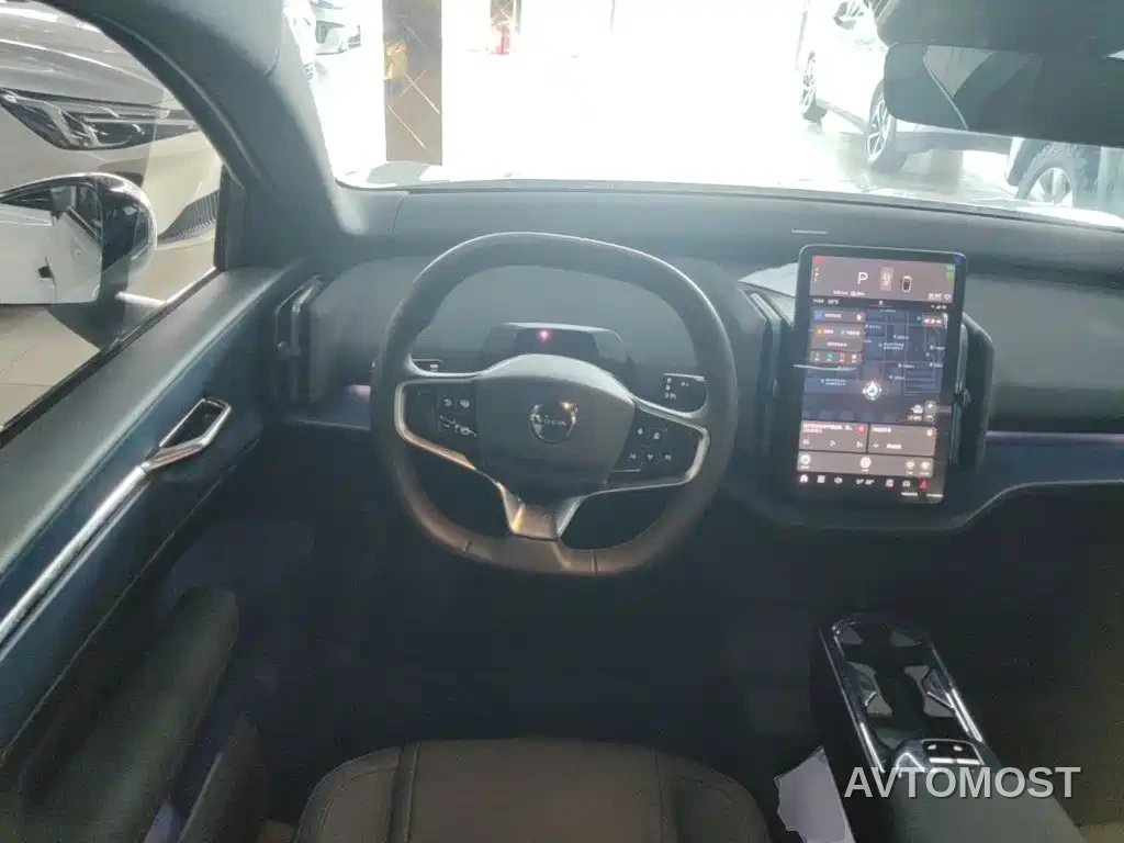 Volvo EX30 2025 RWD Long Range Plus — фото 5