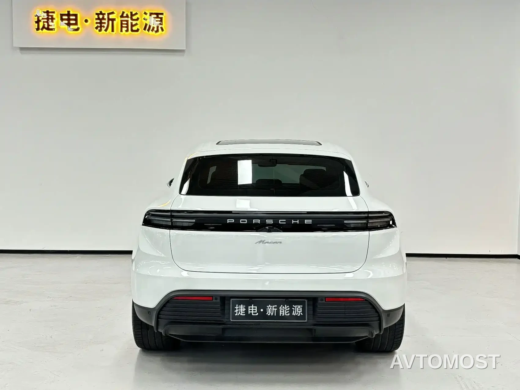 Porsche Macan EV 2024 Macan Long Range — фото 14