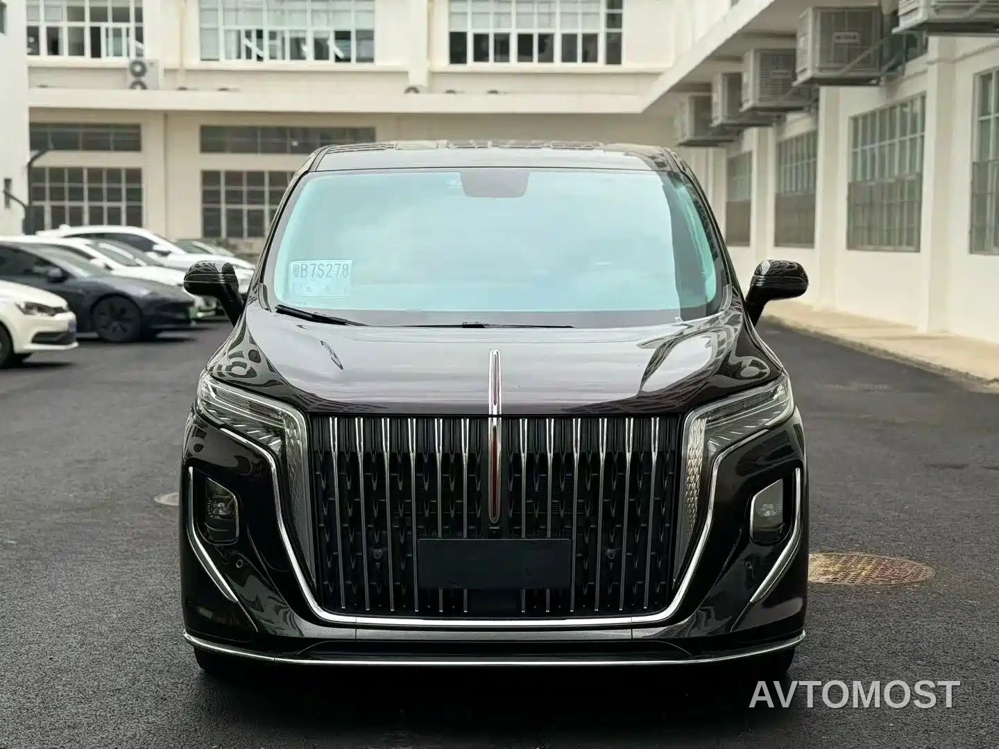 Hongqi HQ9 PHEV 2024 Model 2.0T AWD Business Edition — фото 1