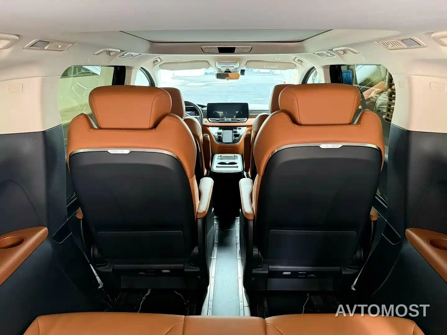 Hongqi HQ9 PHEV 2024 Model 2.0T AWD Business Edition — фото 3