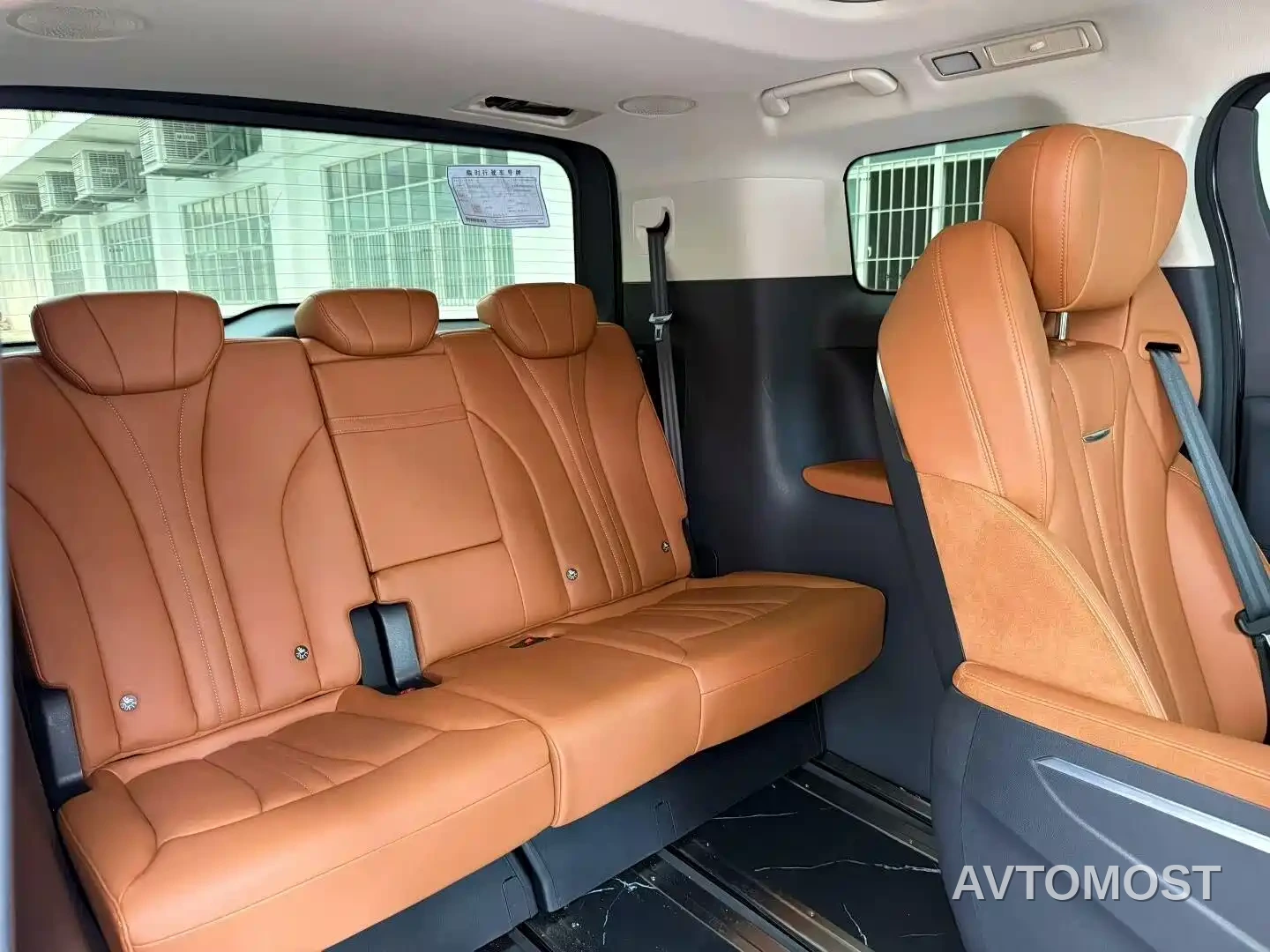 Hongqi HQ9 PHEV 2024 Model 2.0T AWD Business Edition — фото 4
